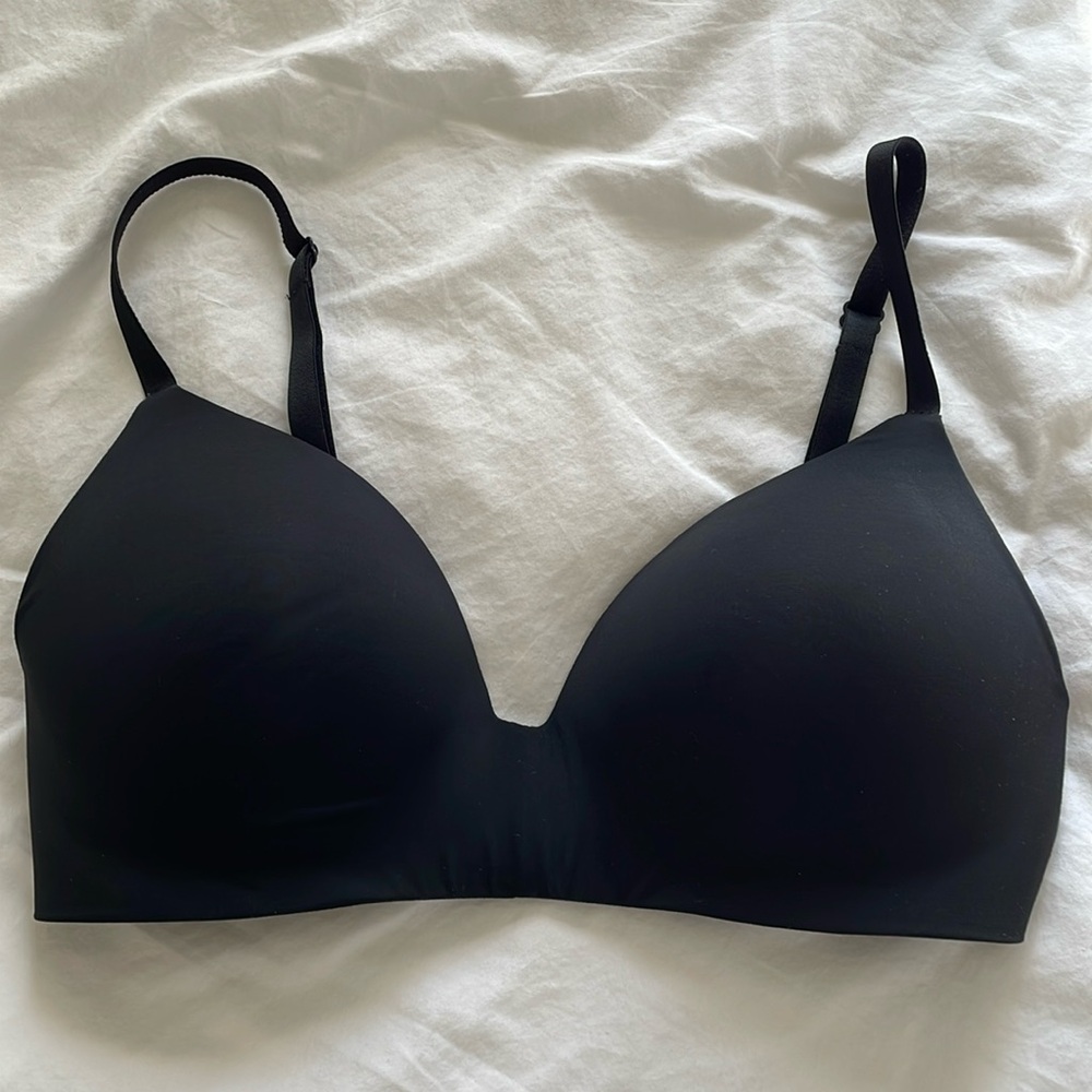 Victoria’s Secret lightly lined t-shirt bra size 34D